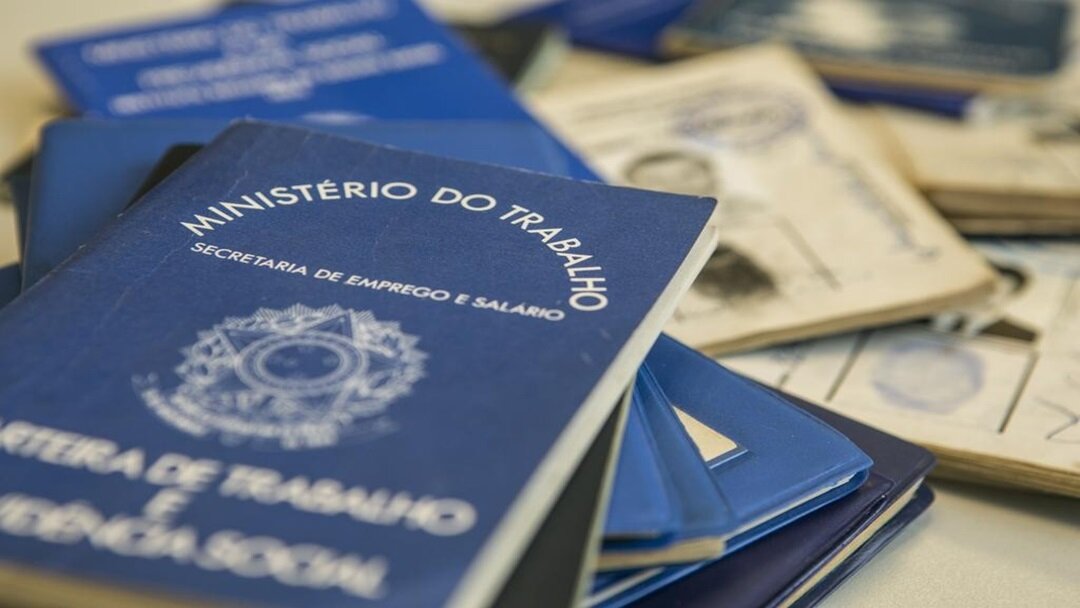 Falta trabalho para 26,4 milhões de brasileiros, aponta IBGE Falta trabalho para 26,4 milhões de brasileiros, aponta IBGE