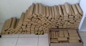 Veículo apreendido com 194 kg de maconha pela PRF de Céu Azul